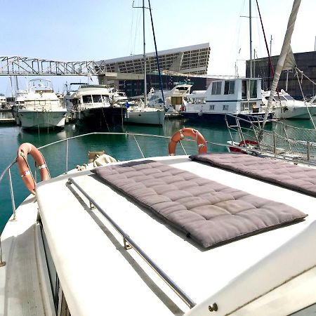 ホテル Boat Yacht Barcelona サン・アドリア・デ・ベソス エクステリア 写真