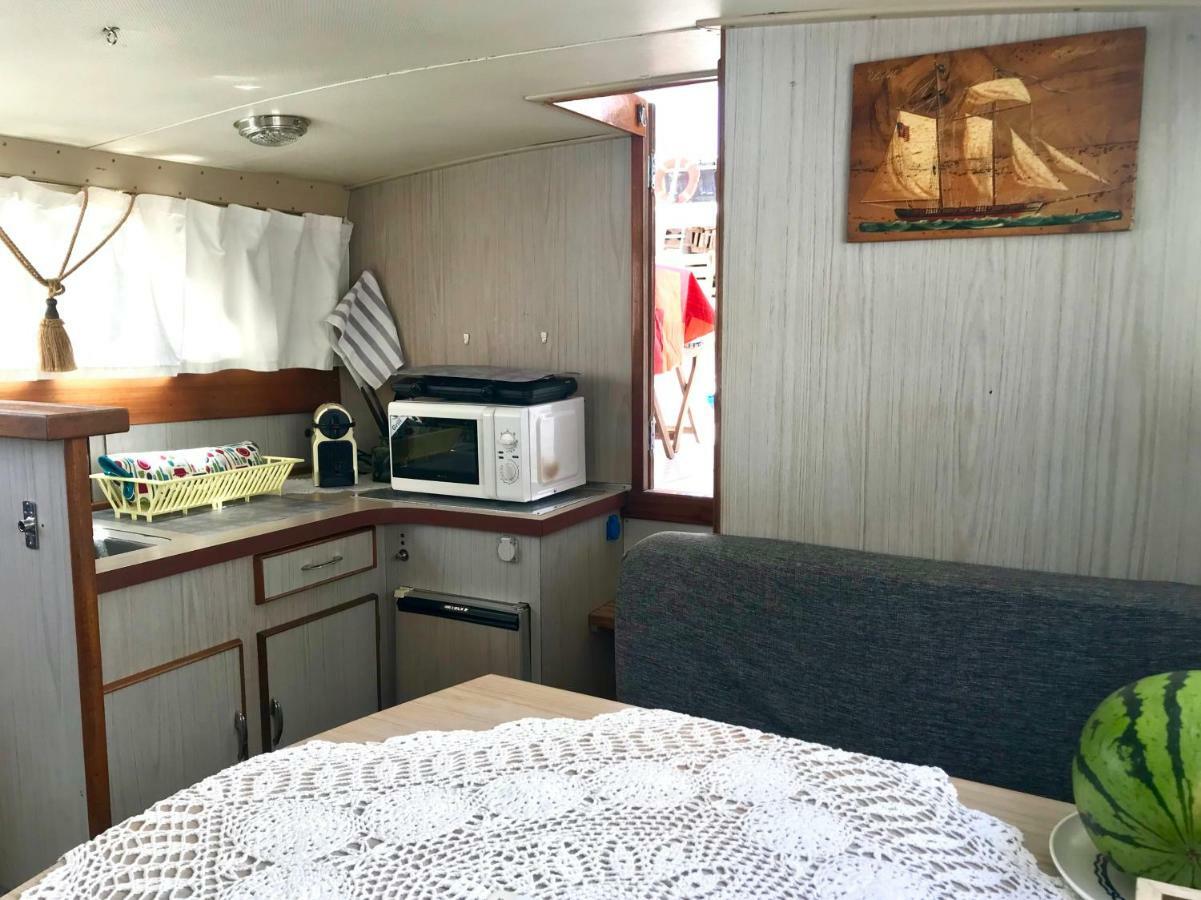 ホテル Boat Yacht Barcelona サン・アドリア・デ・ベソス エクステリア 写真