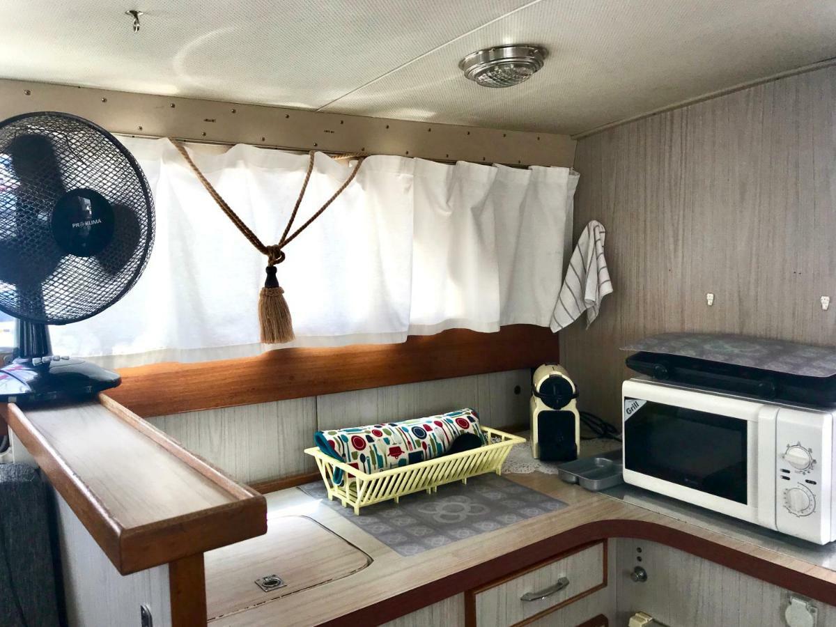 ホテル Boat Yacht Barcelona サン・アドリア・デ・ベソス エクステリア 写真