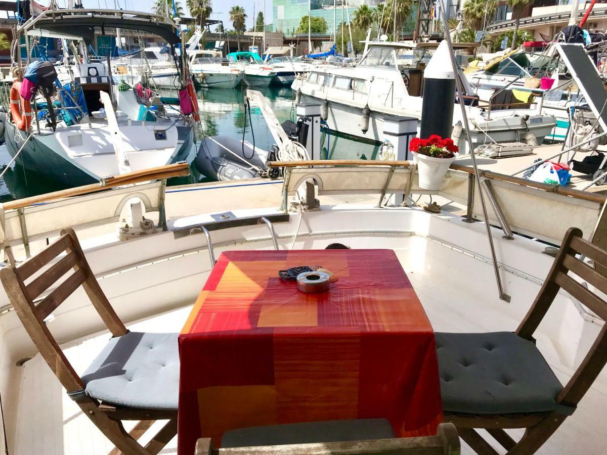 ホテル Boat Yacht Barcelona サン・アドリア・デ・ベソス エクステリア 写真