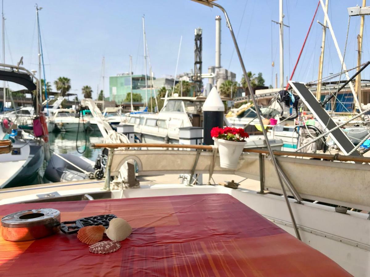 ホテル Boat Yacht Barcelona サン・アドリア・デ・ベソス エクステリア 写真